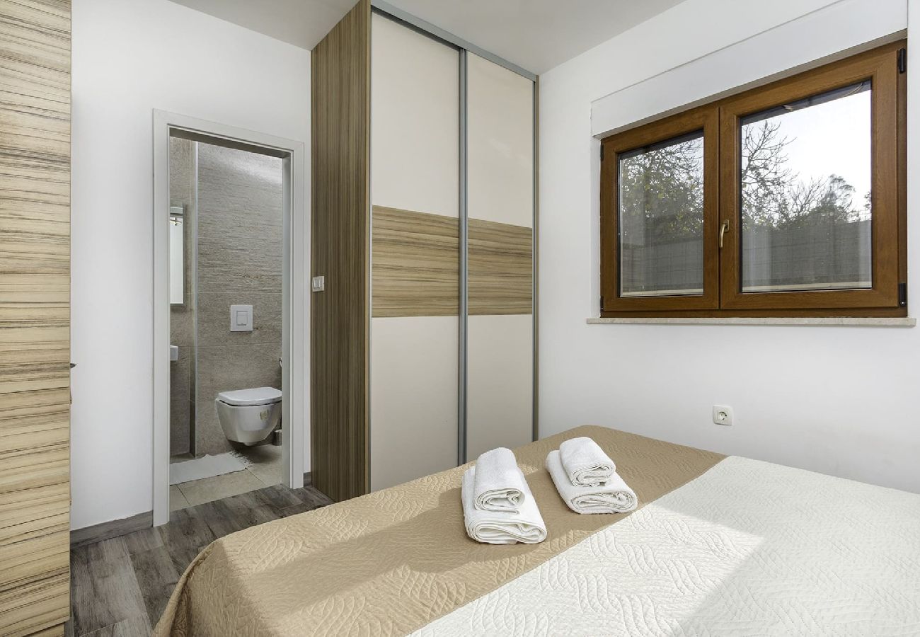 Ferienwohnung in Banjole - Kristallblaue Poolresidenz – Apartment Volme