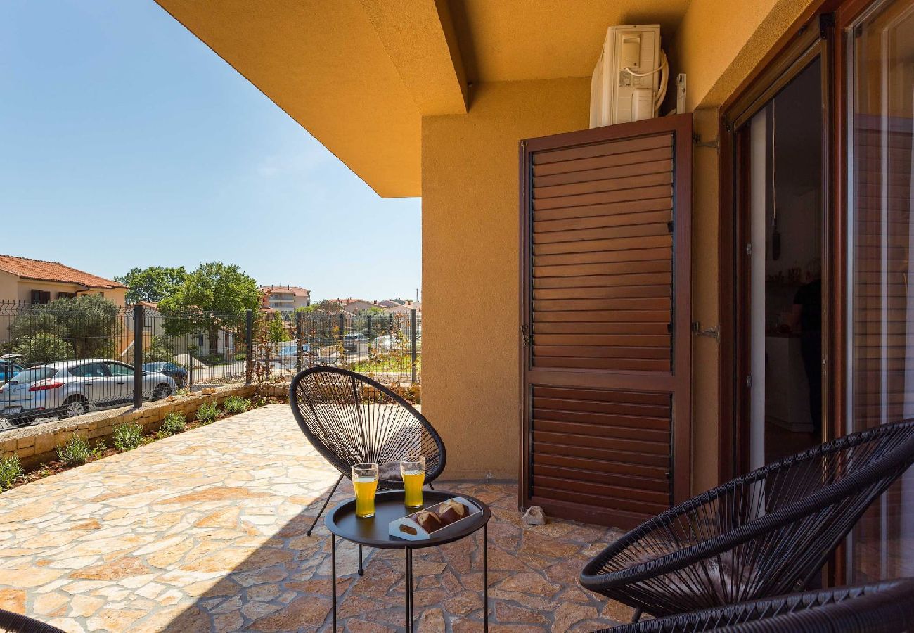 Ferienwohnung in Ližnjan - Modernes FeWo, Pool, Terrasse – Cesare 1