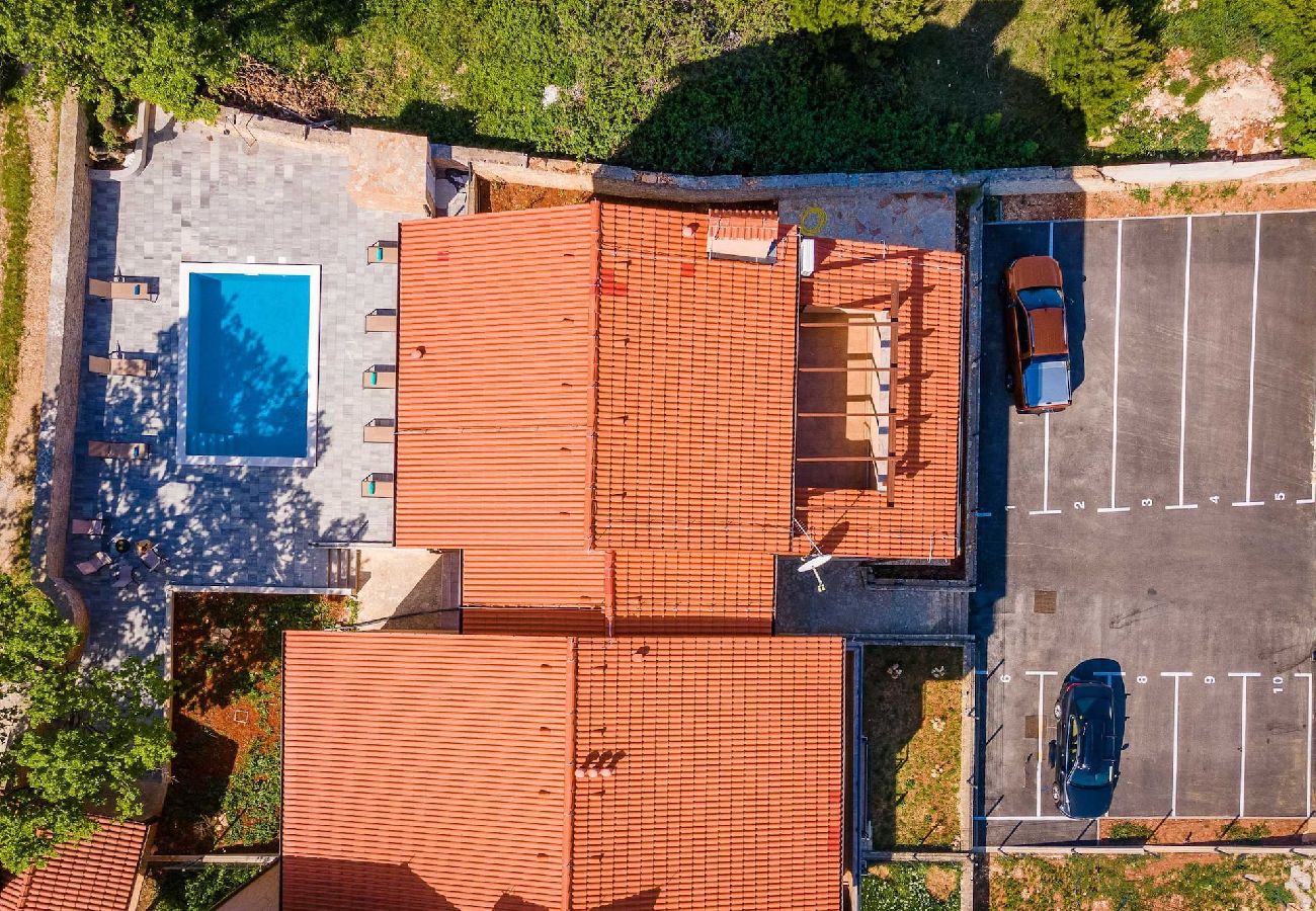 Ferienwohnung in Ližnjan - Modernes FeWo, Pool, Terrasse – Cesare 1