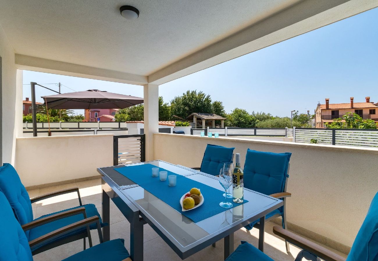 Ferienwohnung in Medulin - Pool-Apartment Sax mit Meerblick (privater Pool)