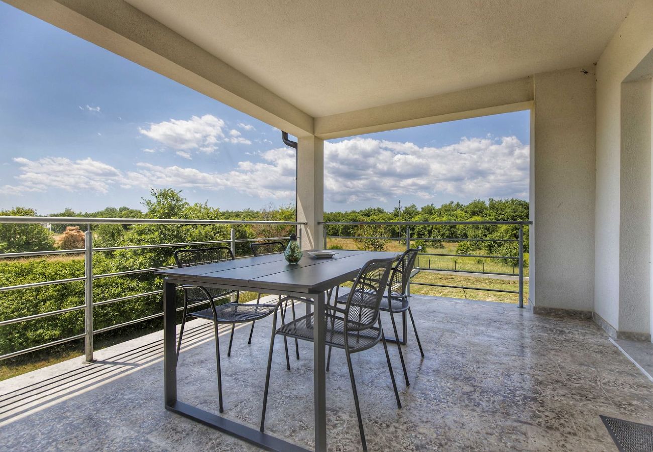 Ferienwohnung in Ripenda Verbanci - Pool mit schöne Blick auf die Natur – FeWo Mirna