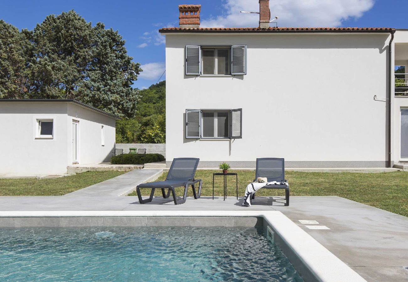 Ferienwohnung in Ripenda Verbanci - Pool mit schöne Blick auf die Natur – FeWo Mirna