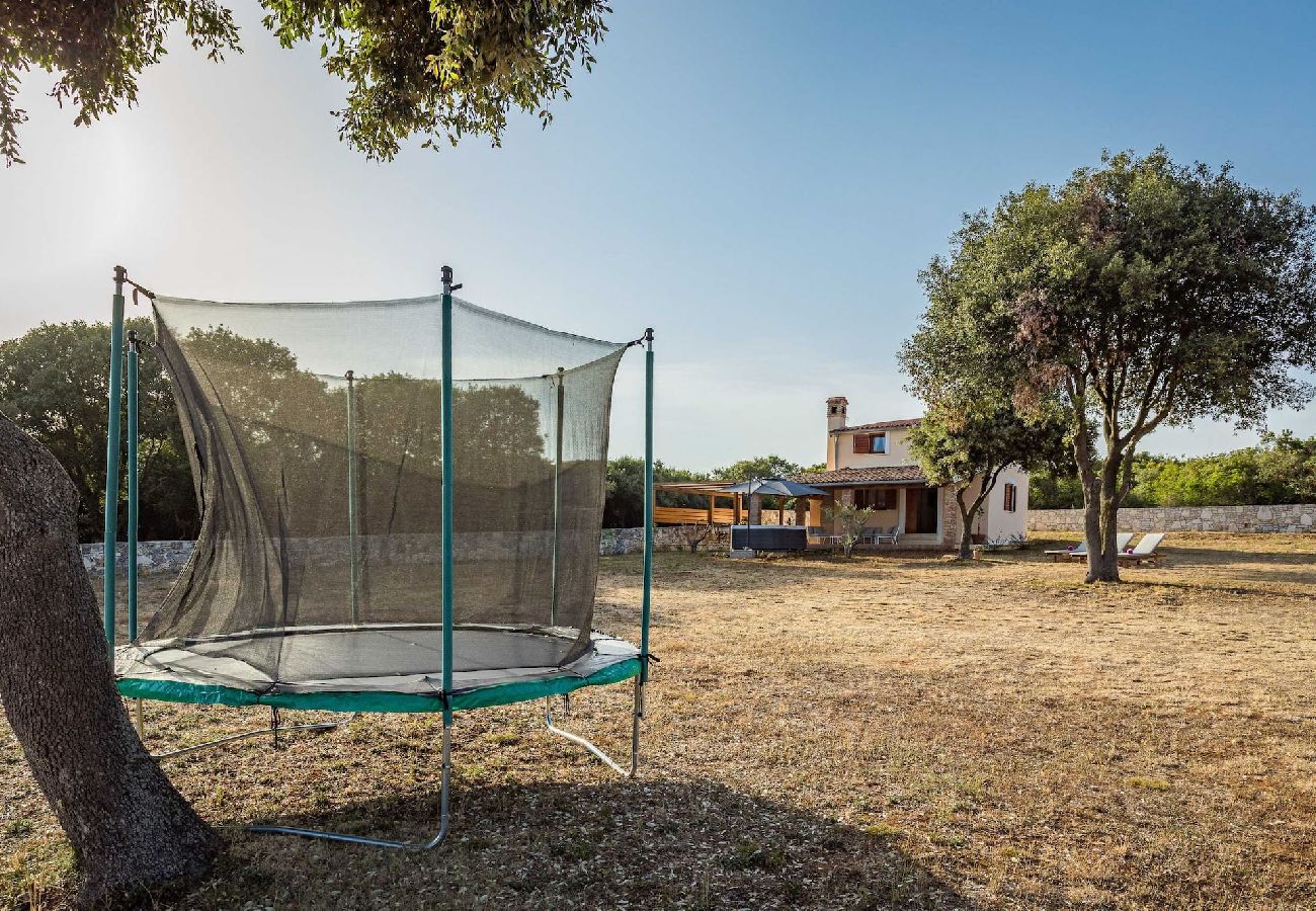 Ferienhaus in Pješčana uvala - Naturoase, Whirlpool, Fahrräder - Casa Vala Romana