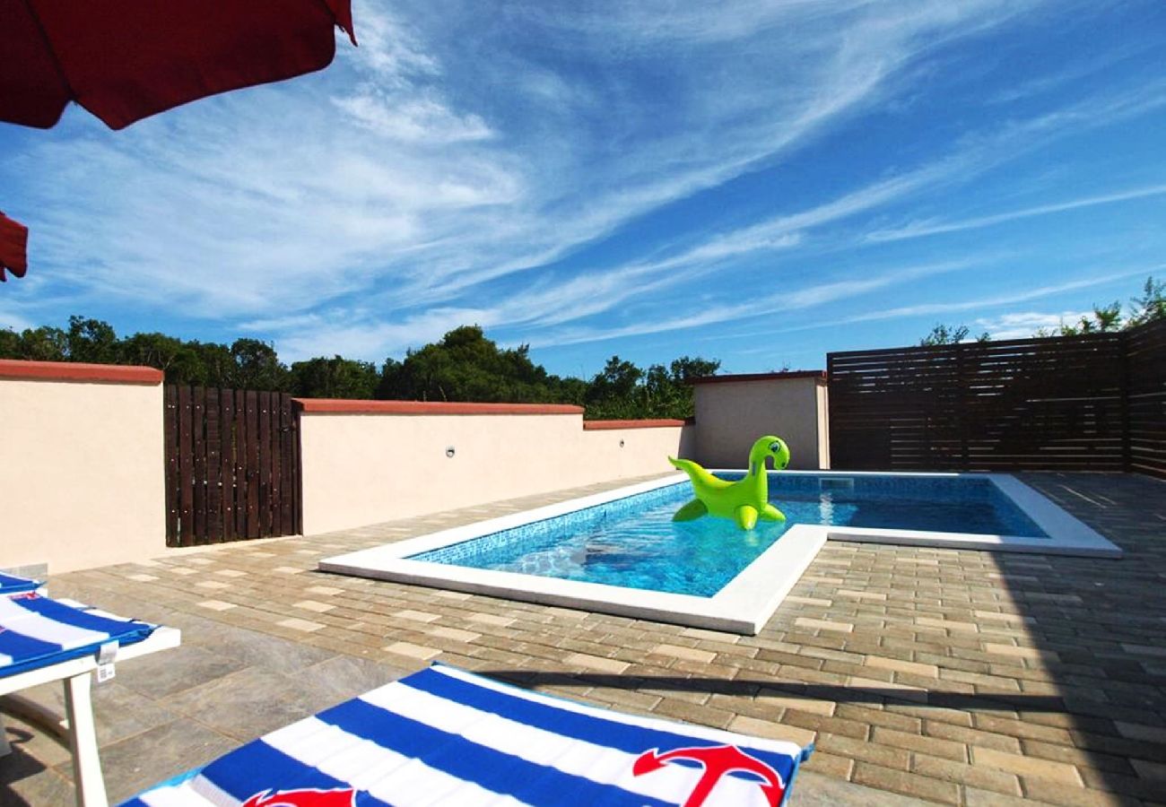 Ferienhaus in Pula -  Ferienhaus Mario mit privatem Pool