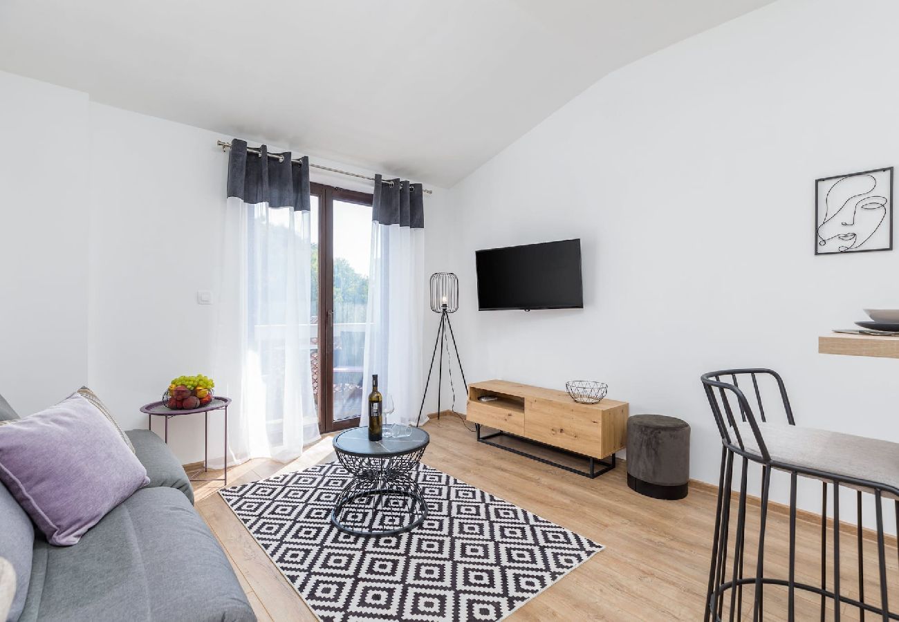 Ferienwohnung in Fažana - Apartment Marceta 4 - Pool und großer Garten