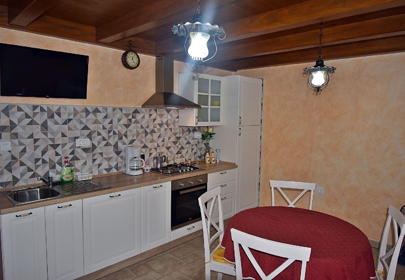 Ferienwohnung in Pula - Apartment Denis mit Terrasse und schönem Garten