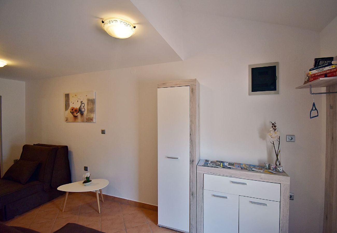 Ferienwohnung in Pula - Apartment Denis mit Terrasse und schönem Garten