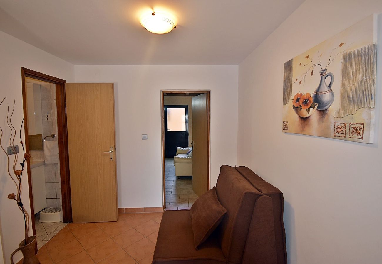 Ferienwohnung in Pula - Apartment Denis mit Terrasse und schönem Garten