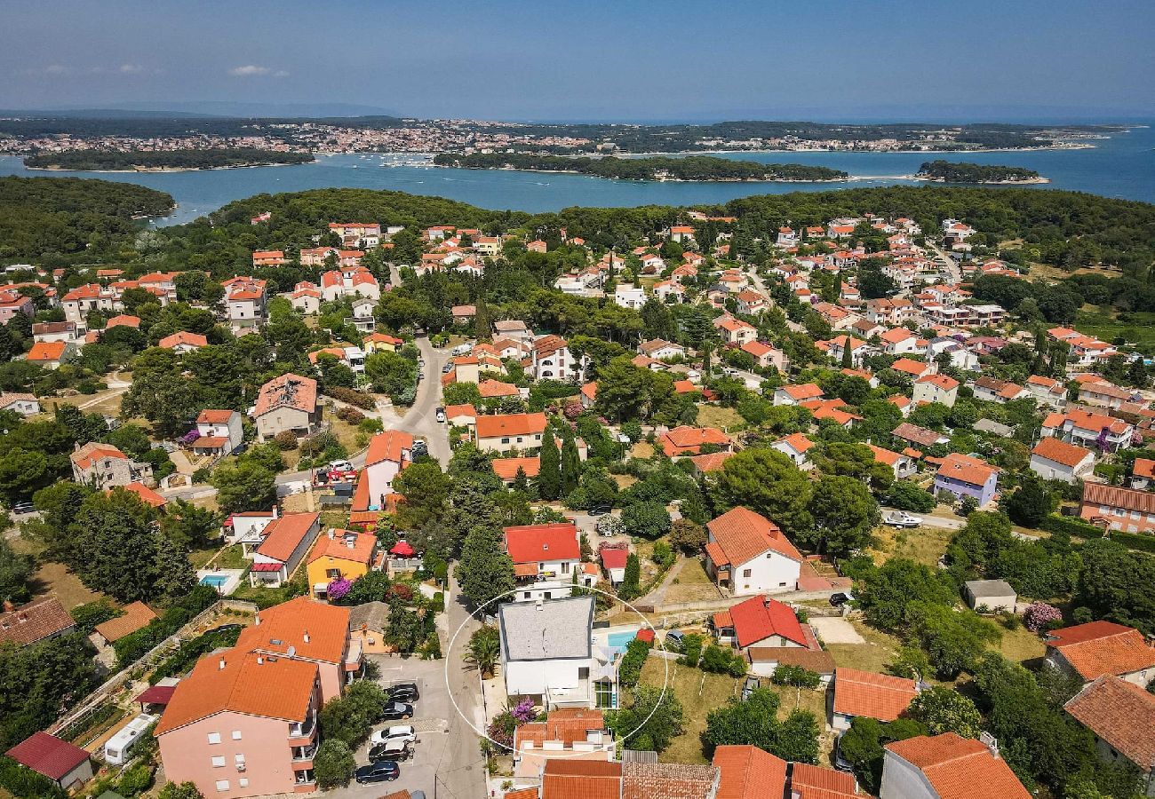 Villa in Premantura - Villa Olala – Herrlicher Meerblick und Pool