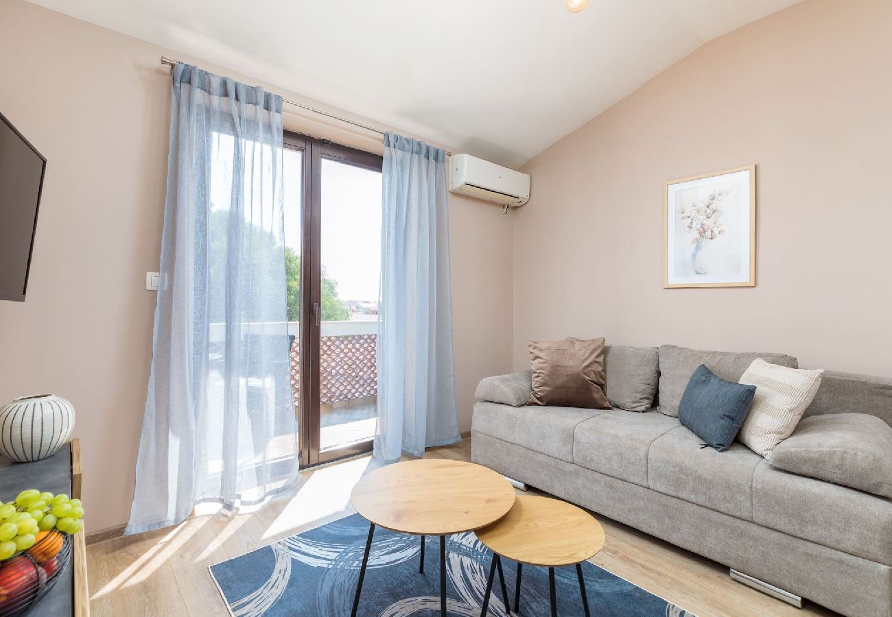 Ferienwohnung in Fažana - Marceta Apartment 3 - Pool und großer Garten