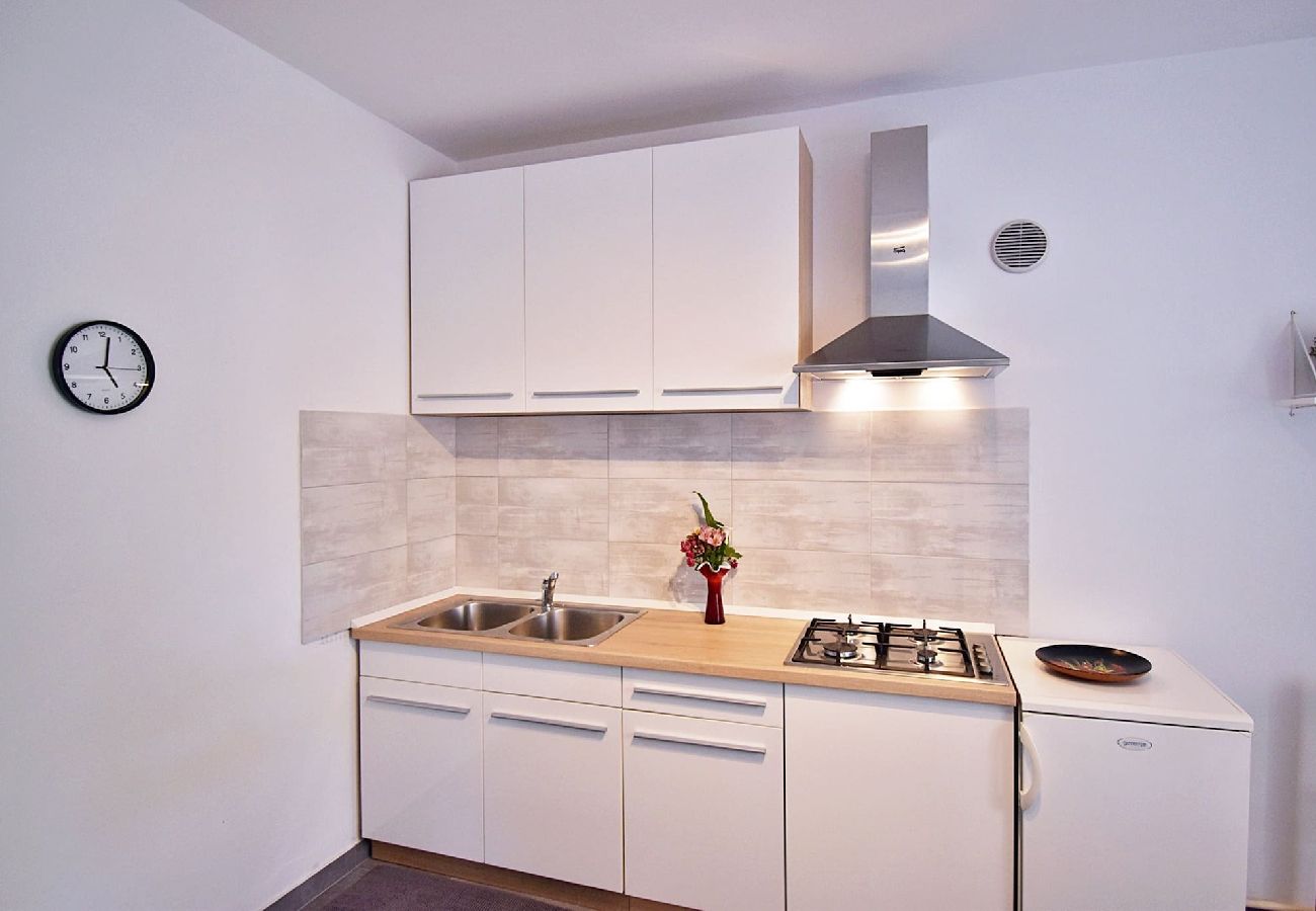 Ferienwohnung in Fažana - Flower Garden by M&A - Lovely Apartment (A) 