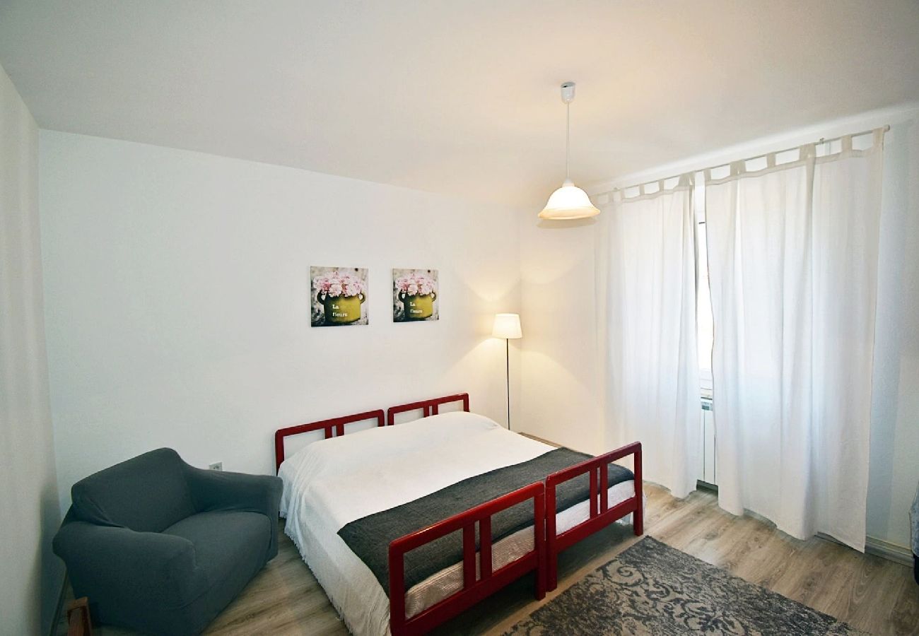 Ferienwohnung in Fažana - Flower Garden by M&A - Lovely Apartment (A) 