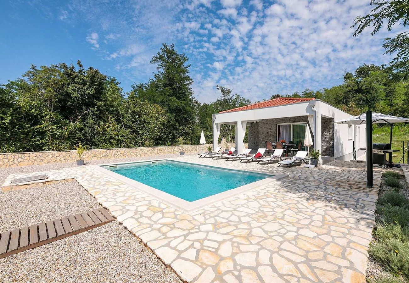 Villa in Santalezi - Villa Sofia mit privatem Pool