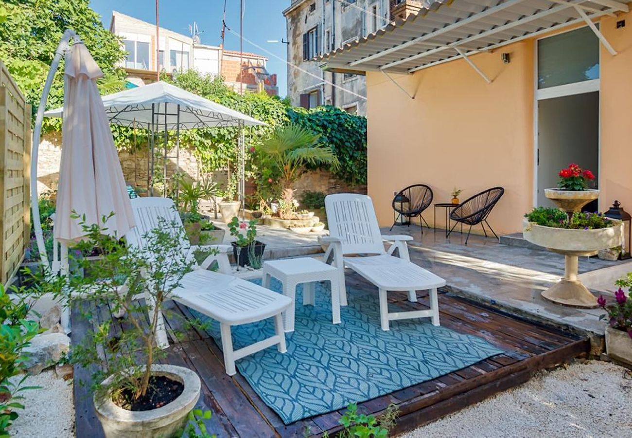 Ferienwohnung in Pula - Beautiful Studio Close to the Amphitheater - 1A 