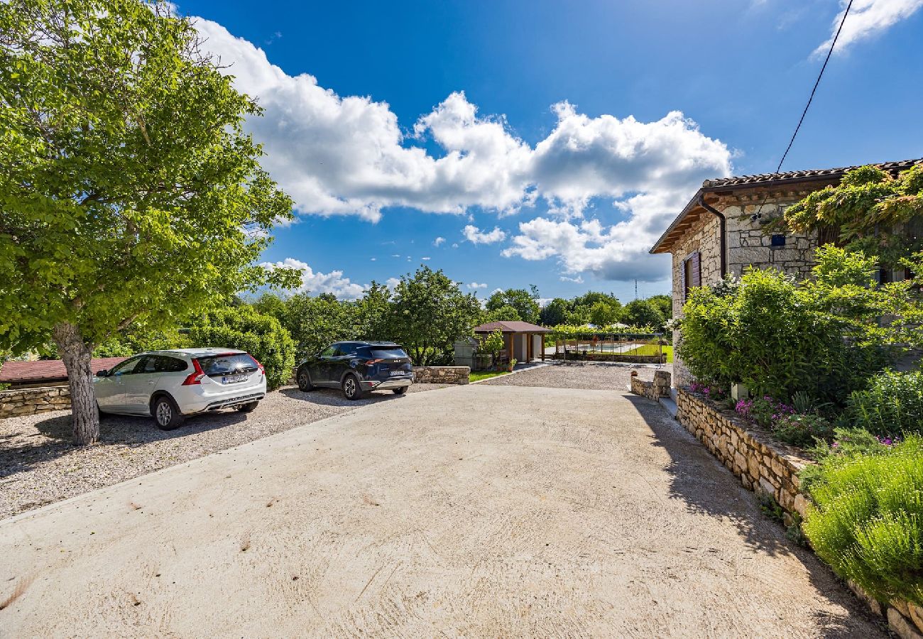 Villa in Nedešcina - Villa Katarina - Altes Steinhaus mit privatem Pool