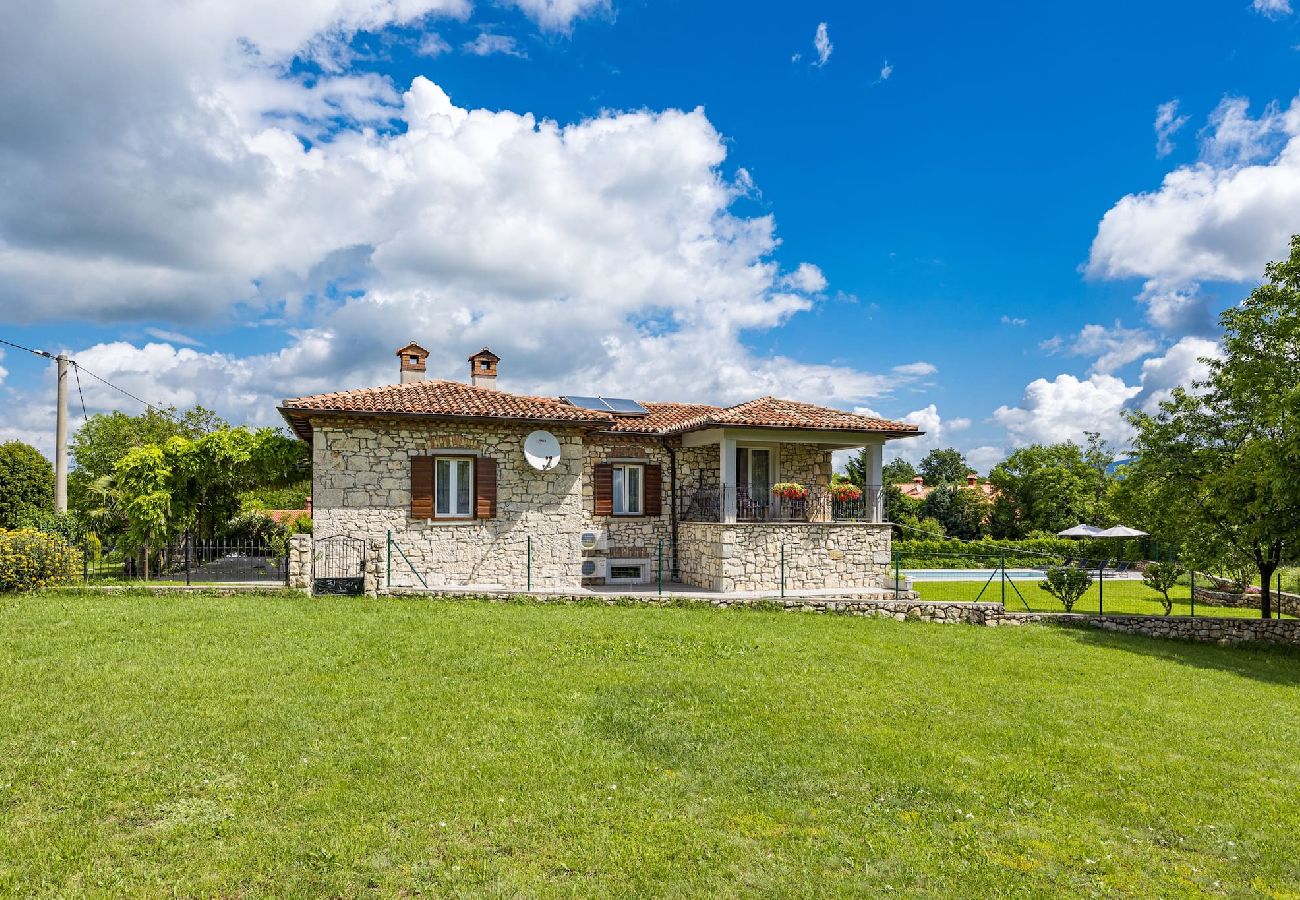 Villa in Nedešcina - Villa Katarina - Altes Steinhaus mit privatem Pool