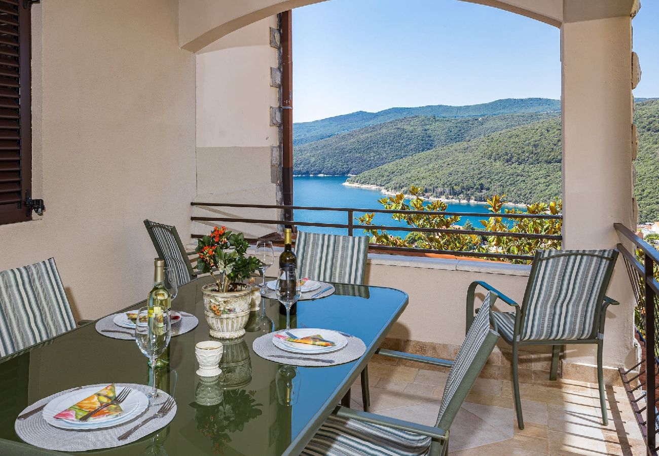 Ferienwohnung in Rabac - Lady M White – Balkon und Meerblick