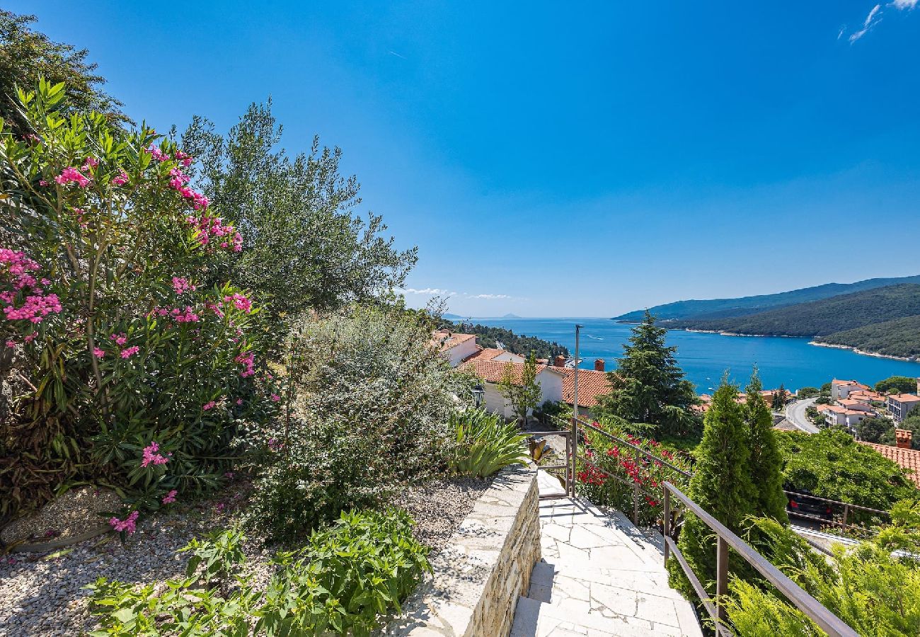 Ferienwohnung in Rabac - Lady M White – Balkon und Meerblick