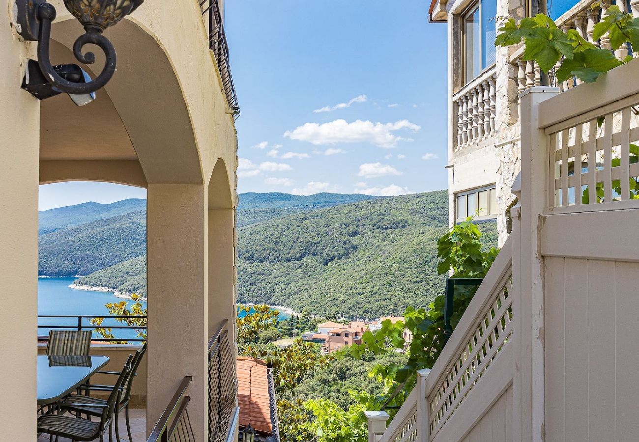 Ferienwohnung in Rabac - Lady M White – Balkon und Meerblick