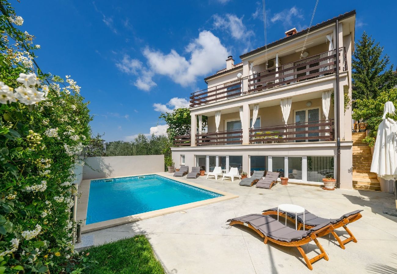 Villa in Pula - Villa Monte Magno mit privatem Pool