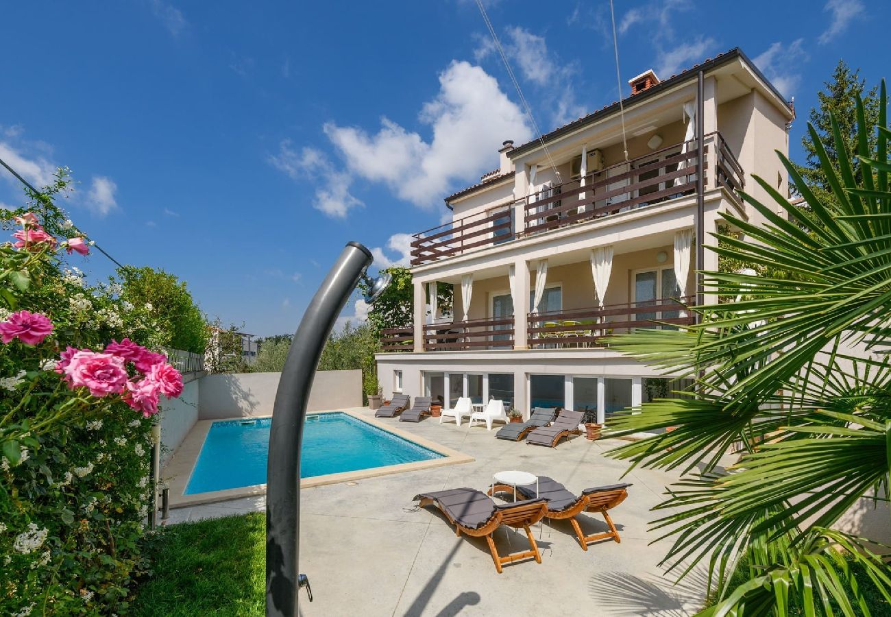 Villa in Pula - Villa Monte Magno mit privatem Pool