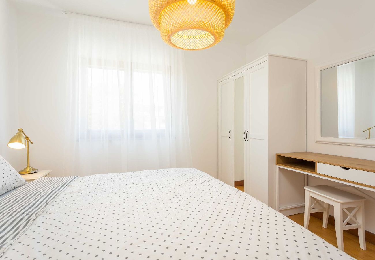 Ferienwohnung in Ližnjan - Modernes FeWo, Pool, Meerblick – Cesare 5