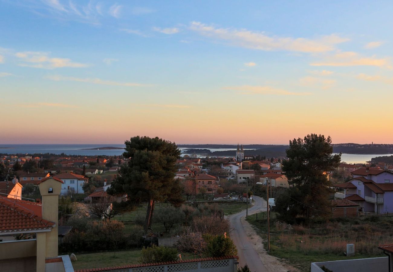 Villa in Ližnjan - Villa Histra mit Swimmingpool und Meerblick