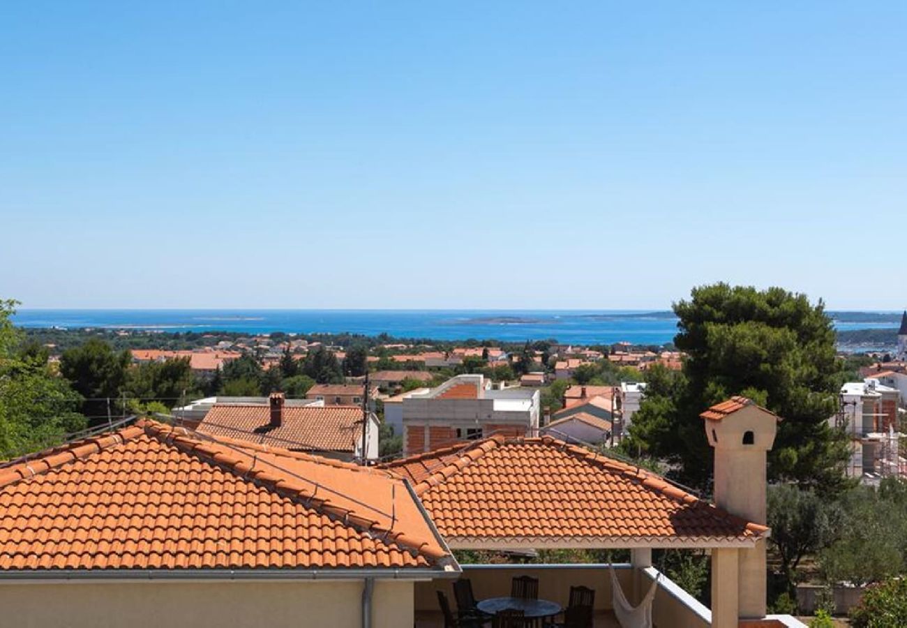 Villa in Ližnjan - Villa Histra mit Swimmingpool und Meerblick