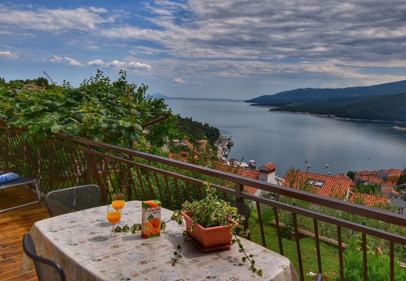 Ferienwohnung in Rabac - Herrlicher Meerblick - Familienapartment Neda