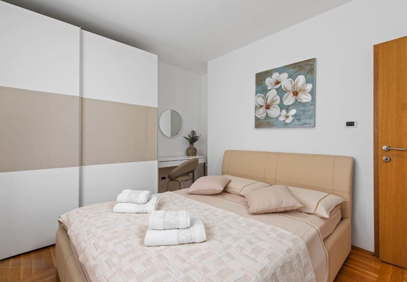 Ferienwohnung in Vintijan -  Villa Vintiana - Pool, 3 Schlafzimmer