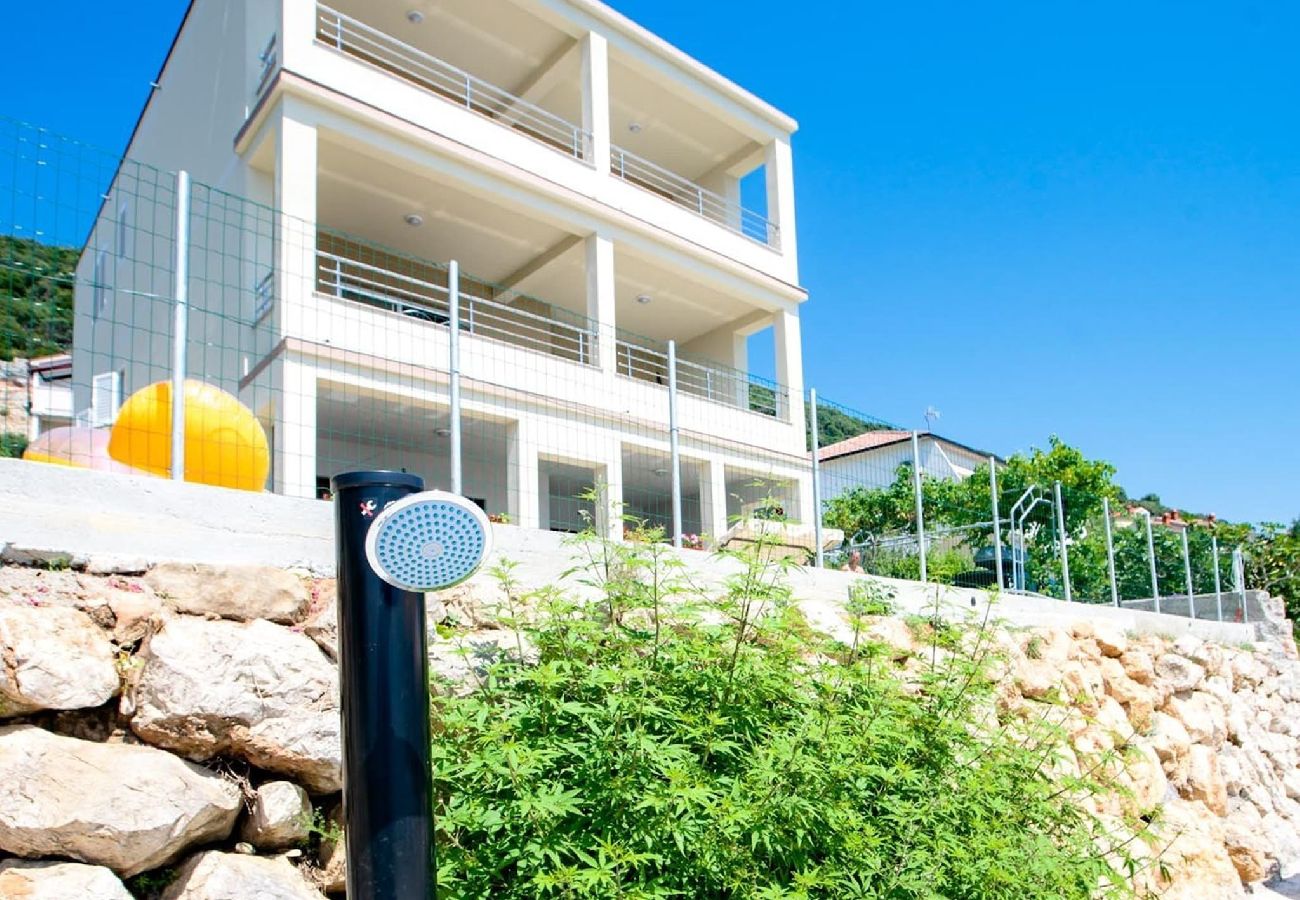 Ferienwohnung in Supetarska Draga - Apartment Golden Sun mit Meerblick