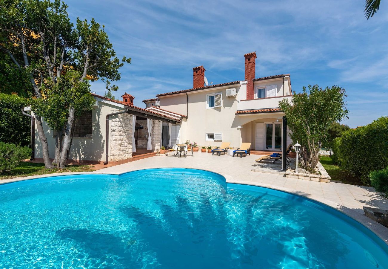 Villa in Premantura - Villa Beauty mit privatem Pool