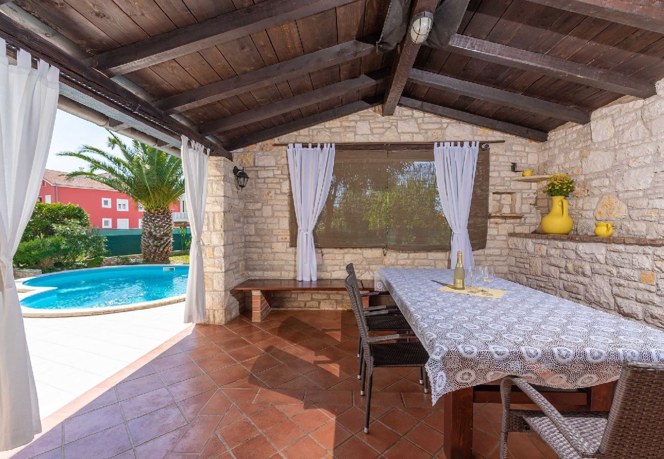 Villa in Premantura - Villa Beauty mit privatem Pool