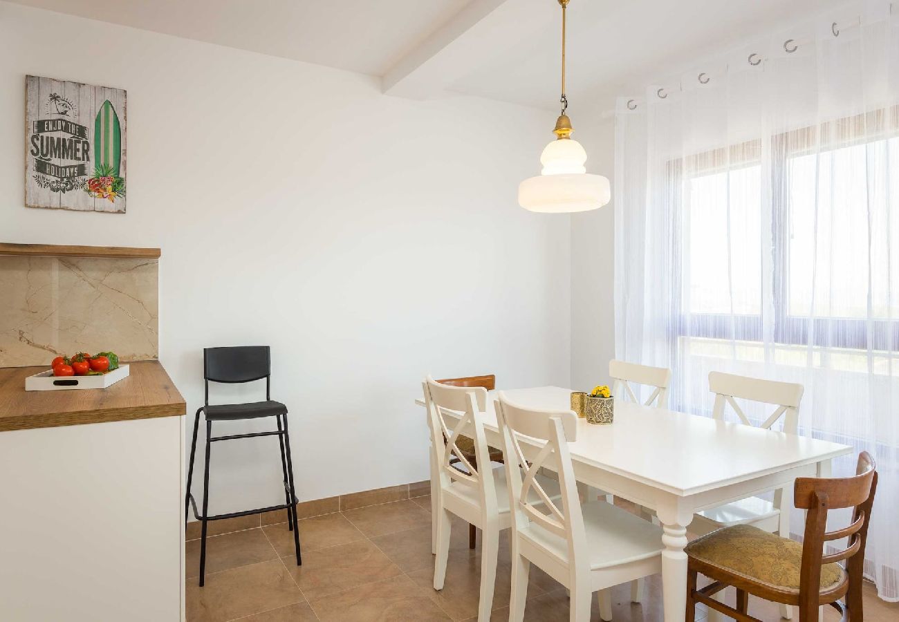 Ferienwohnung in Ližnjan - Modernes Apartment, Pool, Balkon – Cesare 4