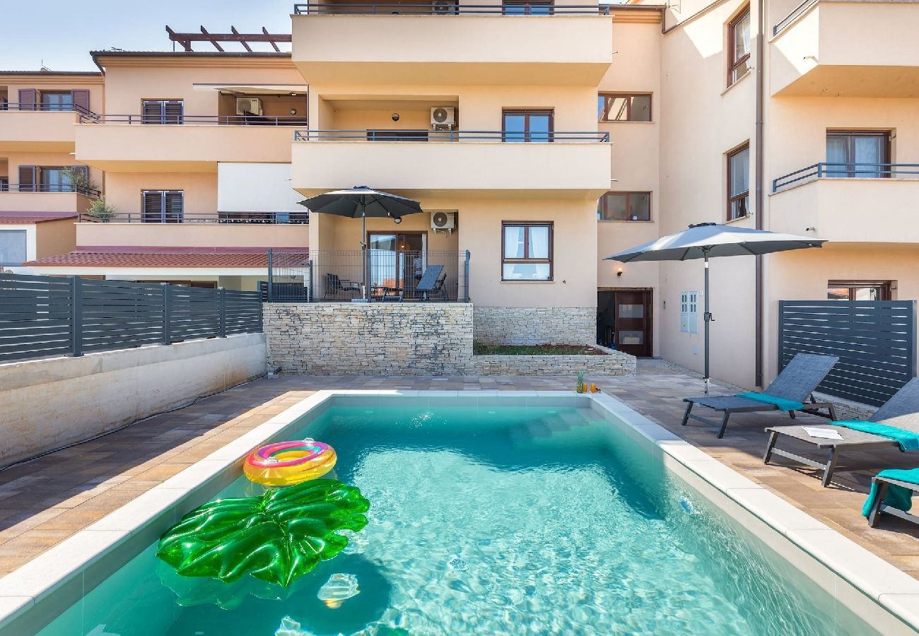 Ferienwohnung in Ližnjan - Apartment Bluemare 5 - Shared Pool, Terrace 