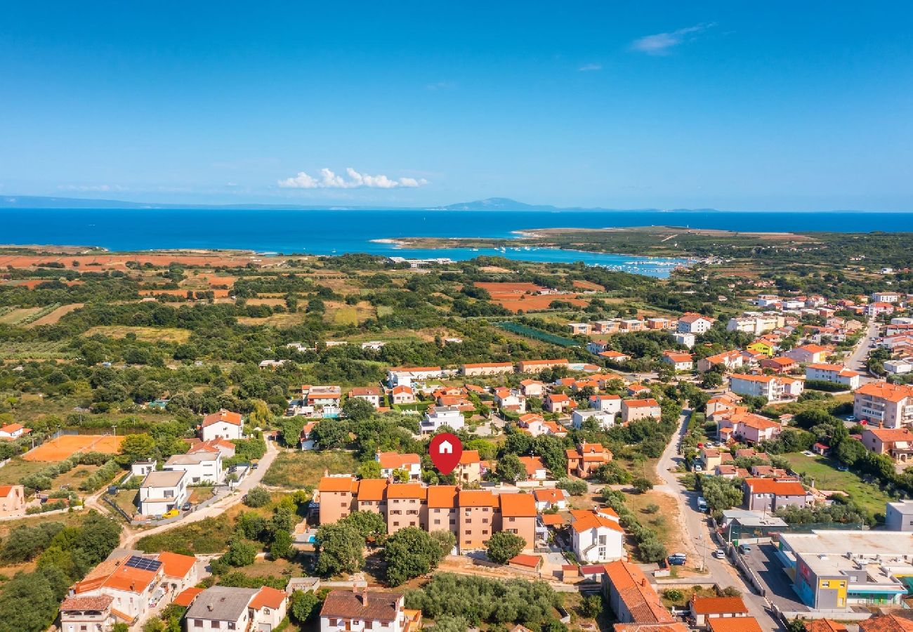 Ferienwohnung in Ližnjan - Apartment Bluemare 5 - Shared Pool, Terrace 