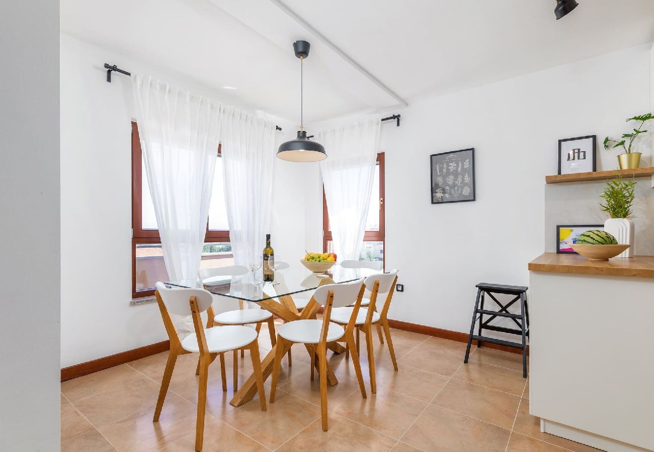 Ferienwohnung in Ližnjan - Apartment Bluemare 5 - Shared Pool, Terrace 