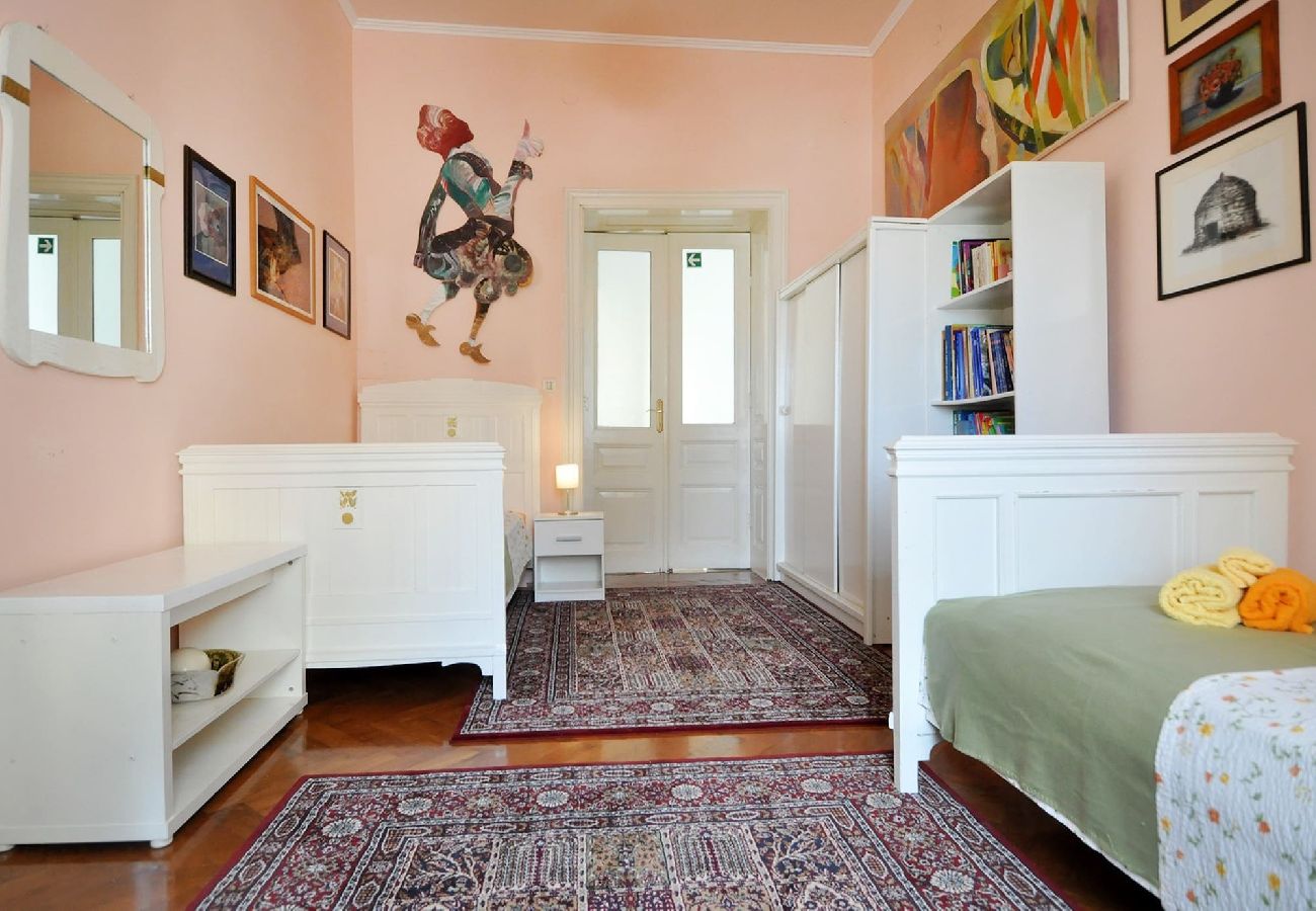 Ferienwohnung in Pula - Amphitheater Art Apartment 