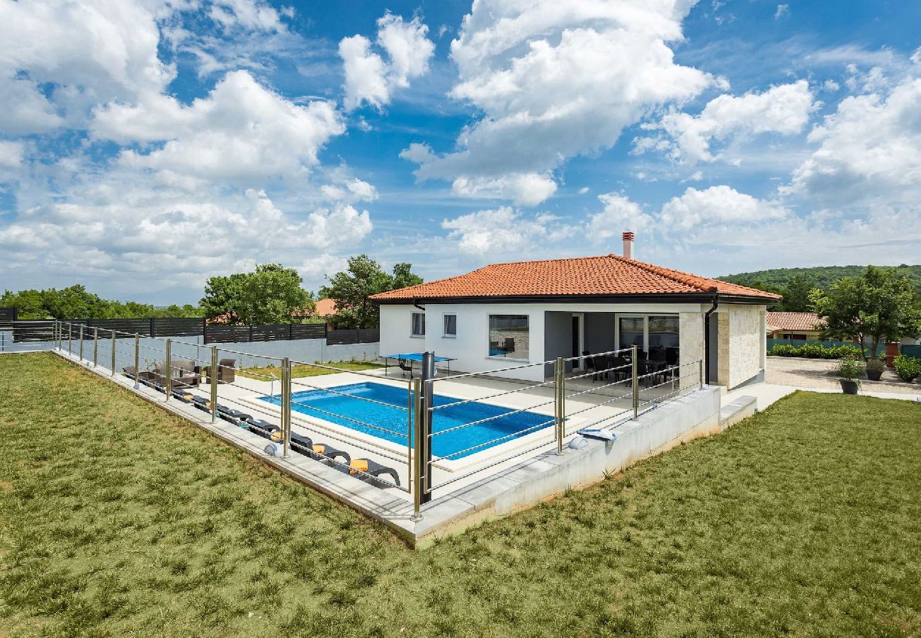 Ferienhaus in Salakovci - Holiday Home Greta mit Privatem Pool