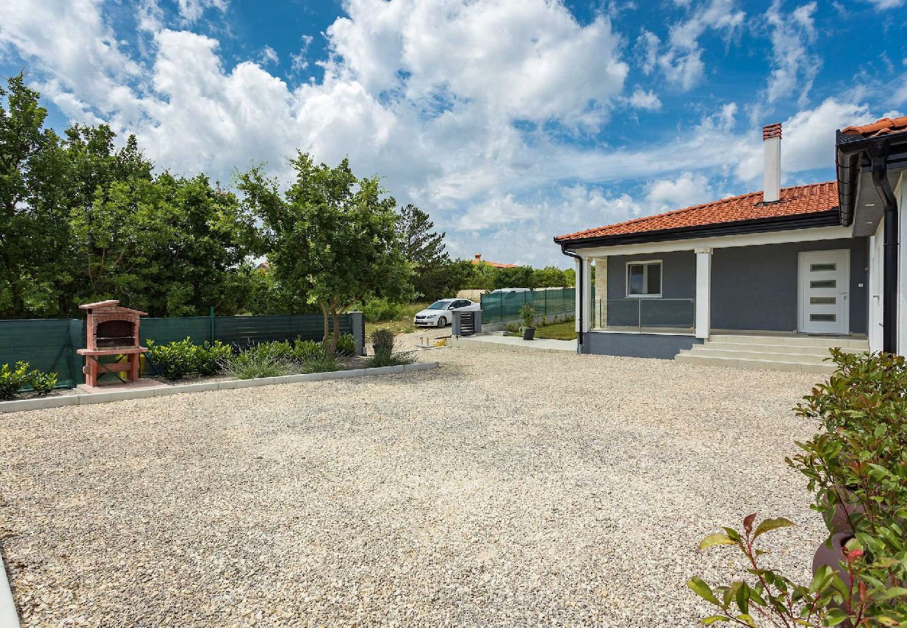 Ferienhaus in Salakovci - Holiday Home Greta mit Privatem Pool