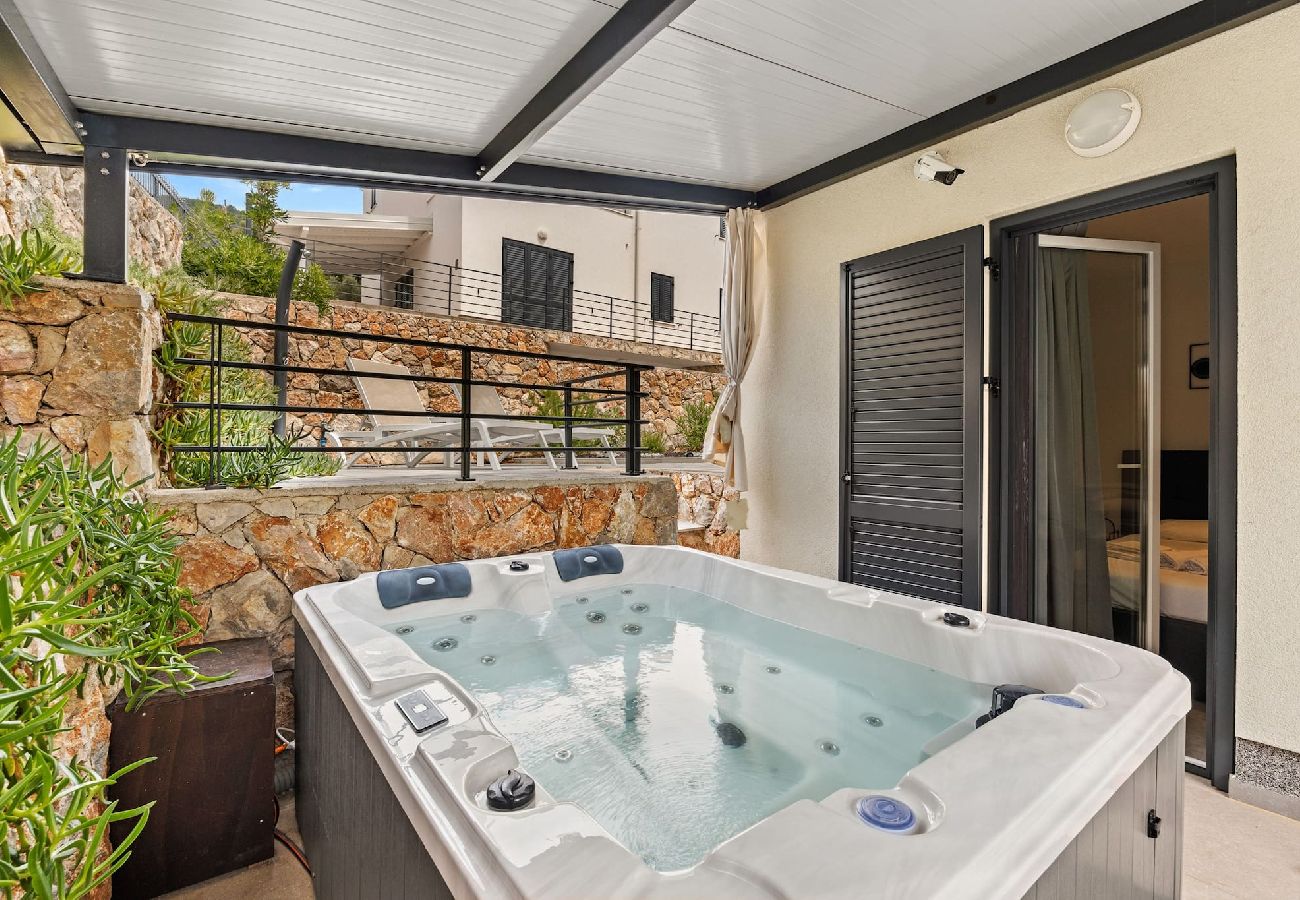 Ferienwohnung in Cres - Paarurlaub mit Whirlpool – Crepsa Paradise