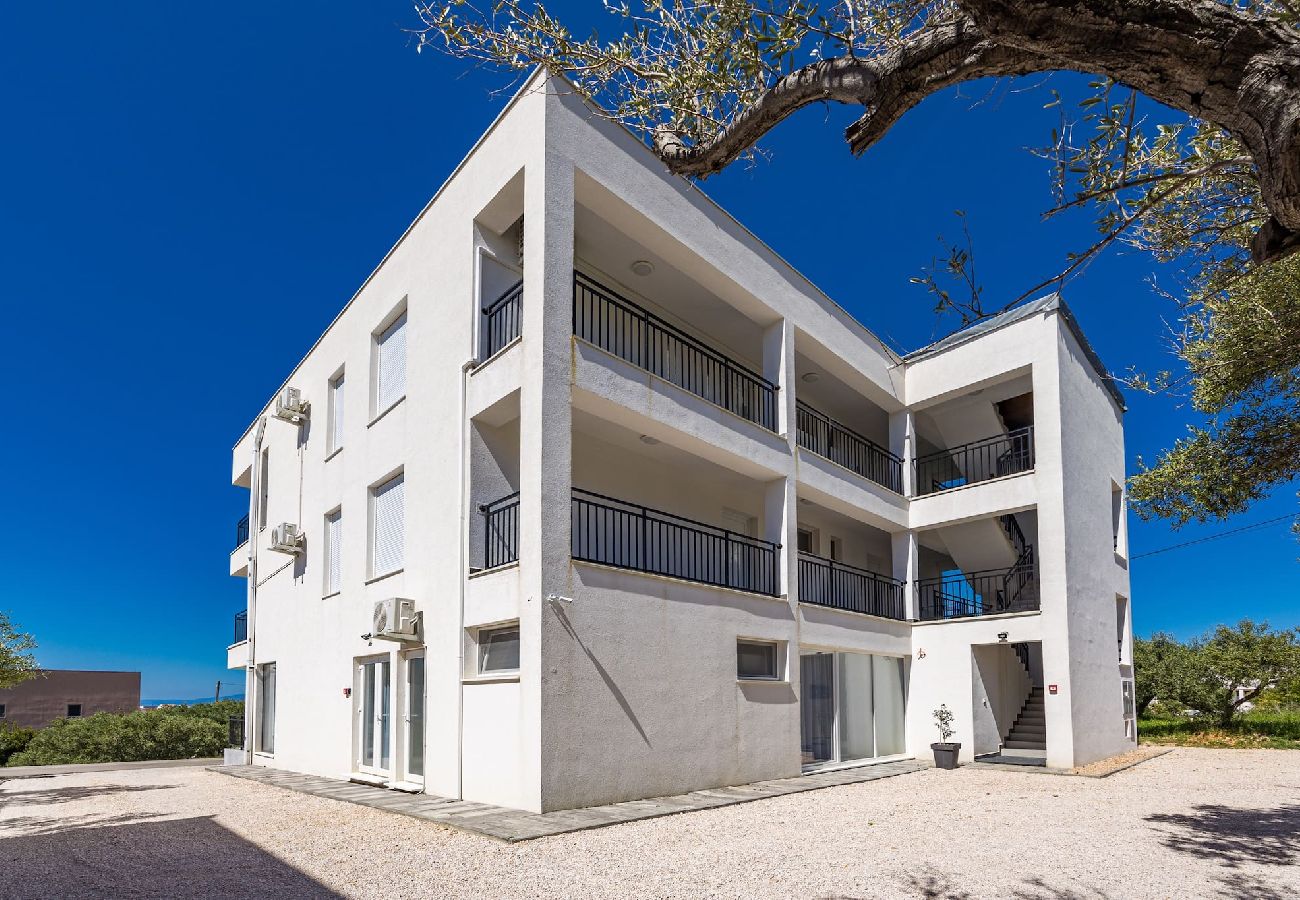 Ferienwohnung in Banjol - Wunderbare Terrasse und Meerblick - Max 1