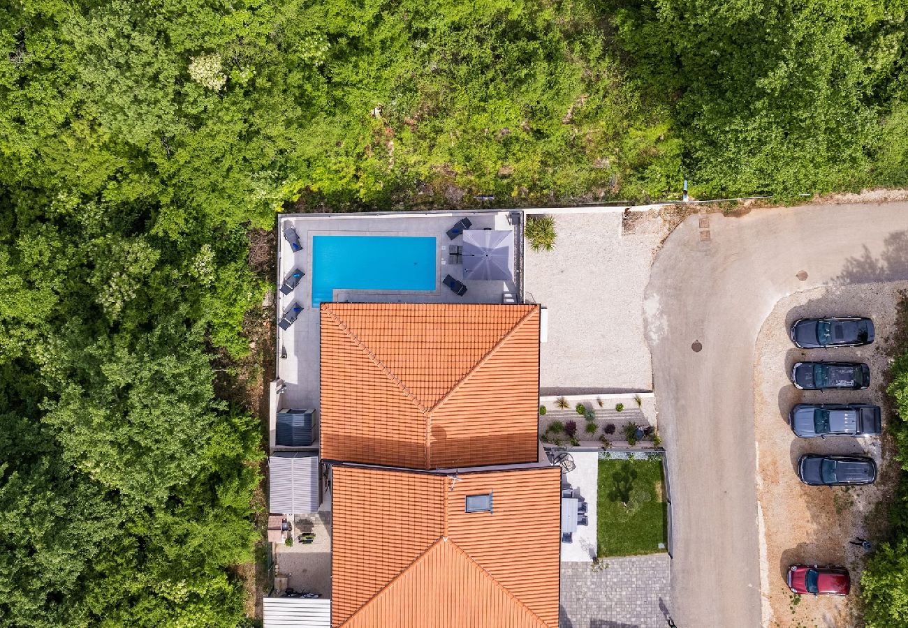 Villa in Brcici - Villa IN mit privatem Pool