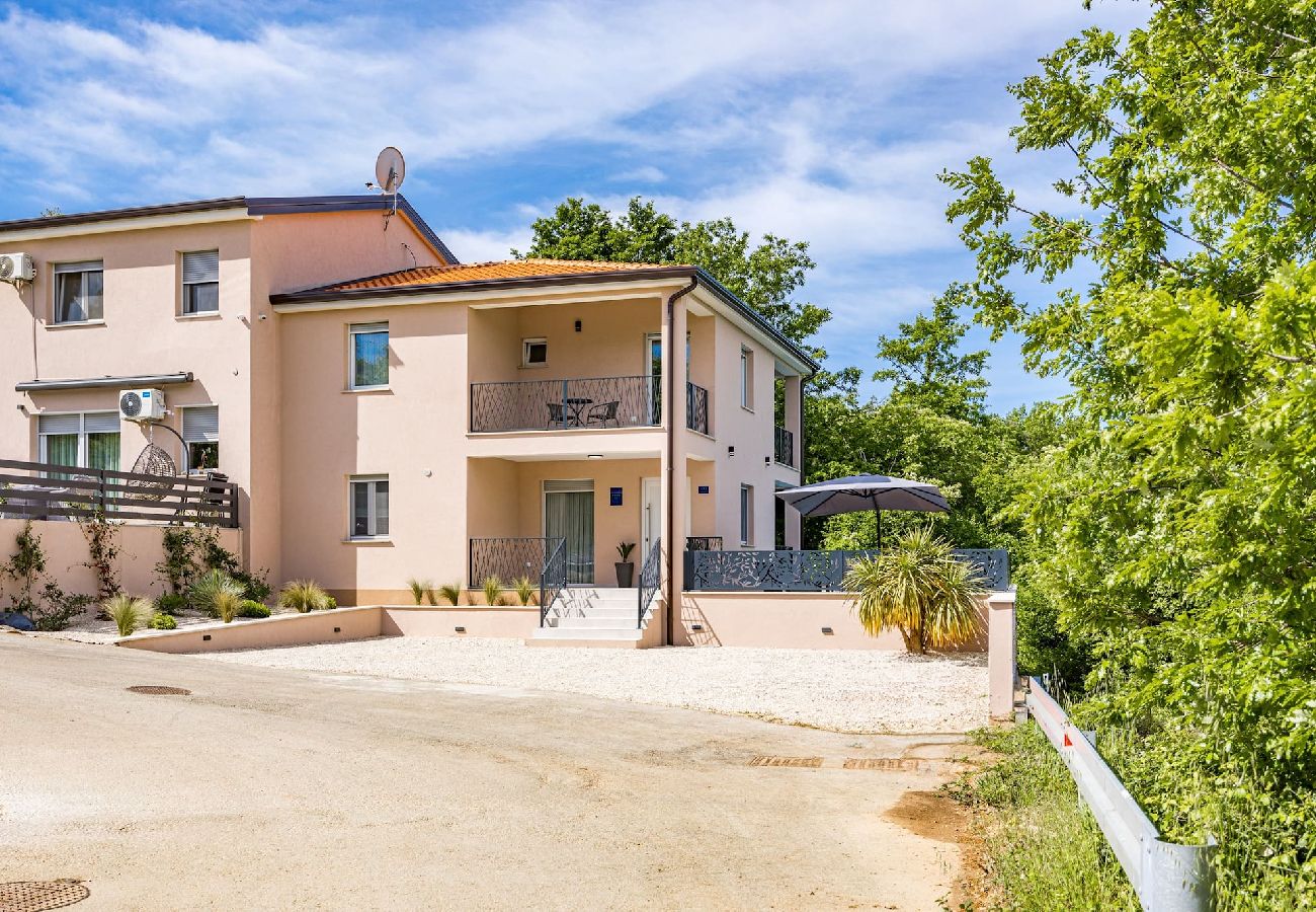 Villa in Brcici - Villa IN mit privatem Pool