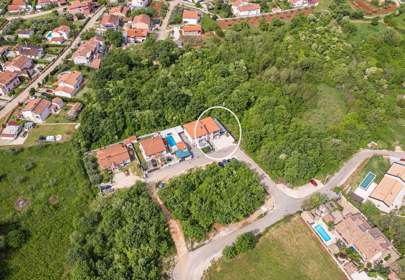 Villa in Brcici - Villa IN mit privatem Pool