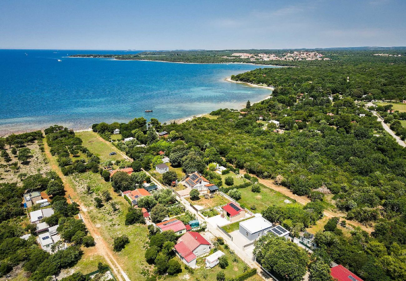 Ferienhaus in Peroj - Eco House Peroj - 100 m vom Strand entfernt