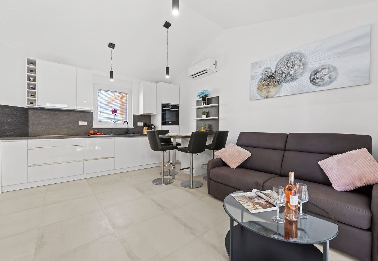 Ferienwohnung in Peroj - Barbariga Beach Apartment - Urlaubsoase