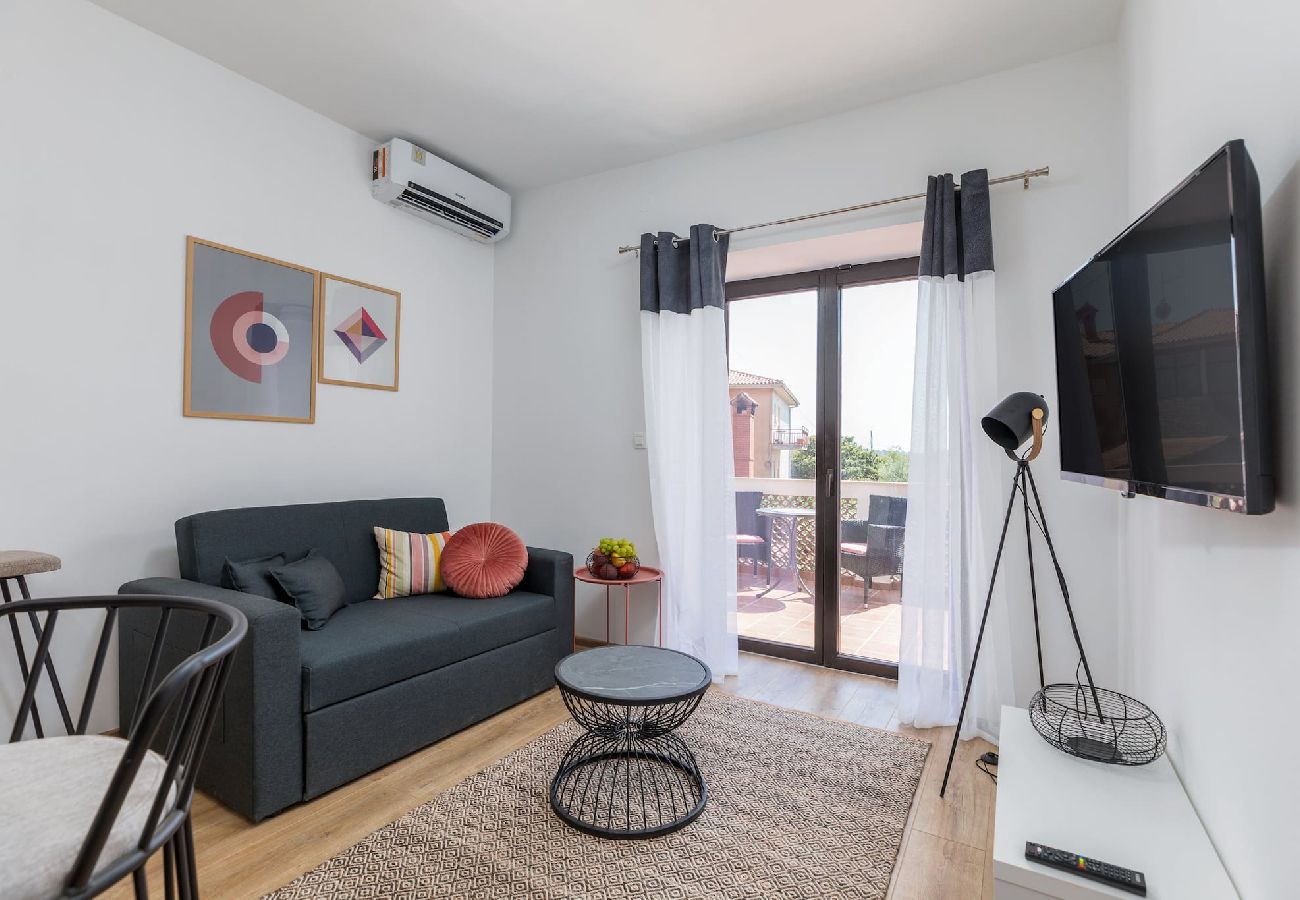 Ferienwohnung in Fažana - Marceta Apartment 2 - Pool und großer Garten