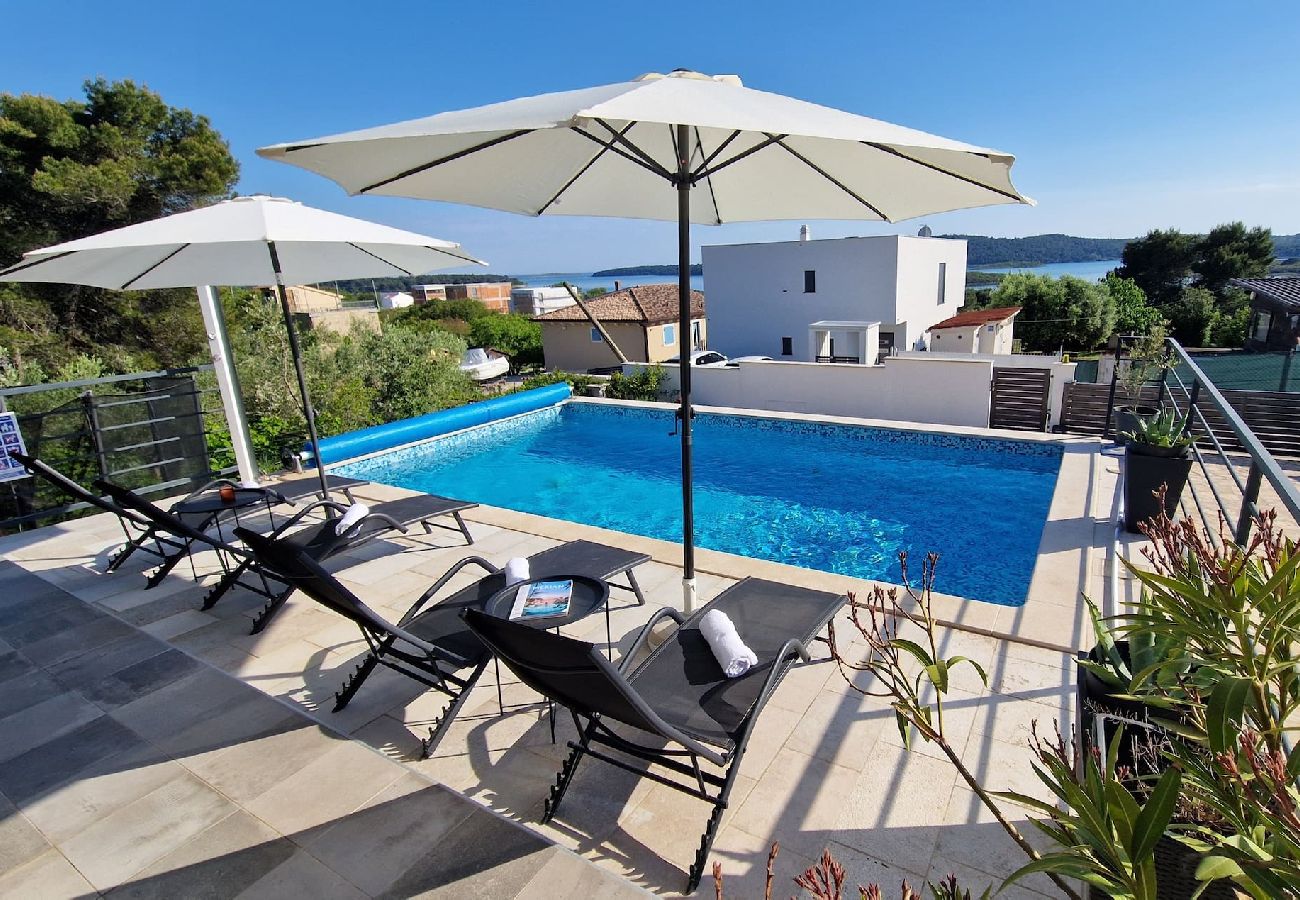 Villa in Pomer - Villa Pura Vida - Privater Pool, Meerblick