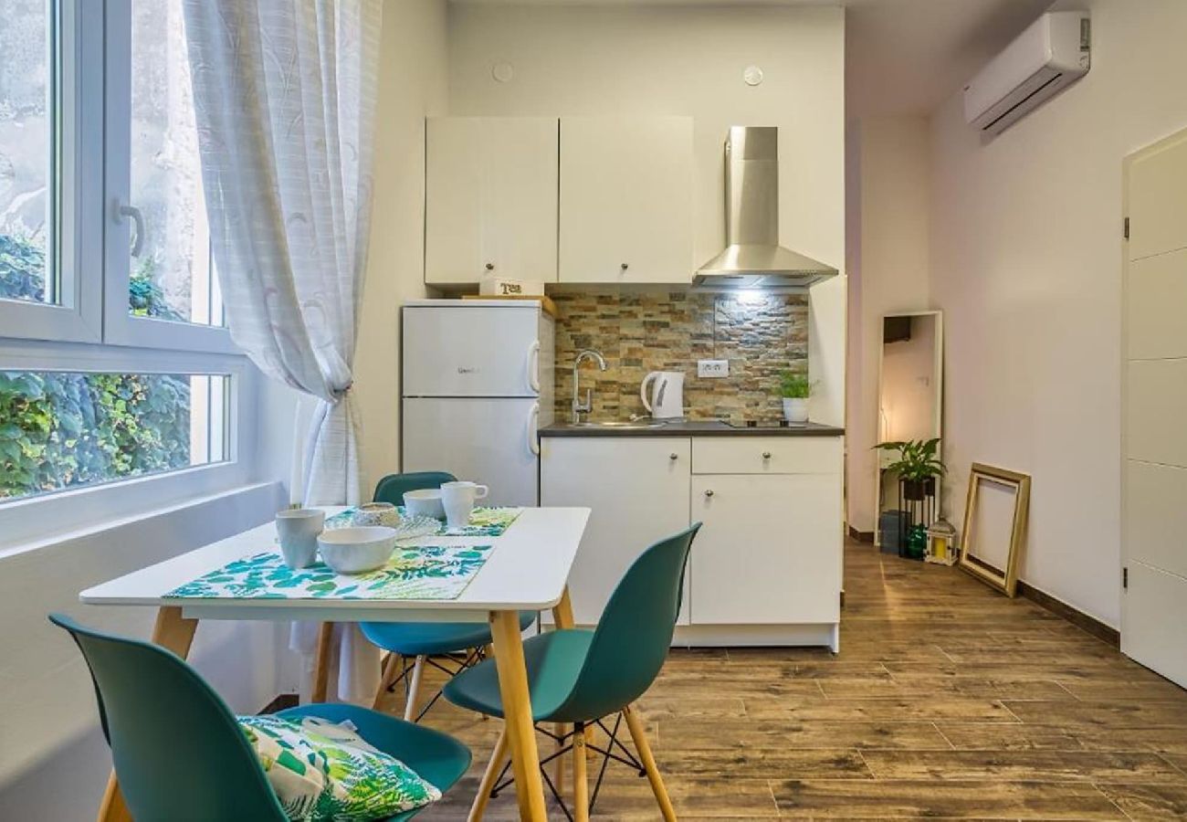 Ferienwohnung in Pula - Beautiful Studio Close to the Amphitheater - 3C 